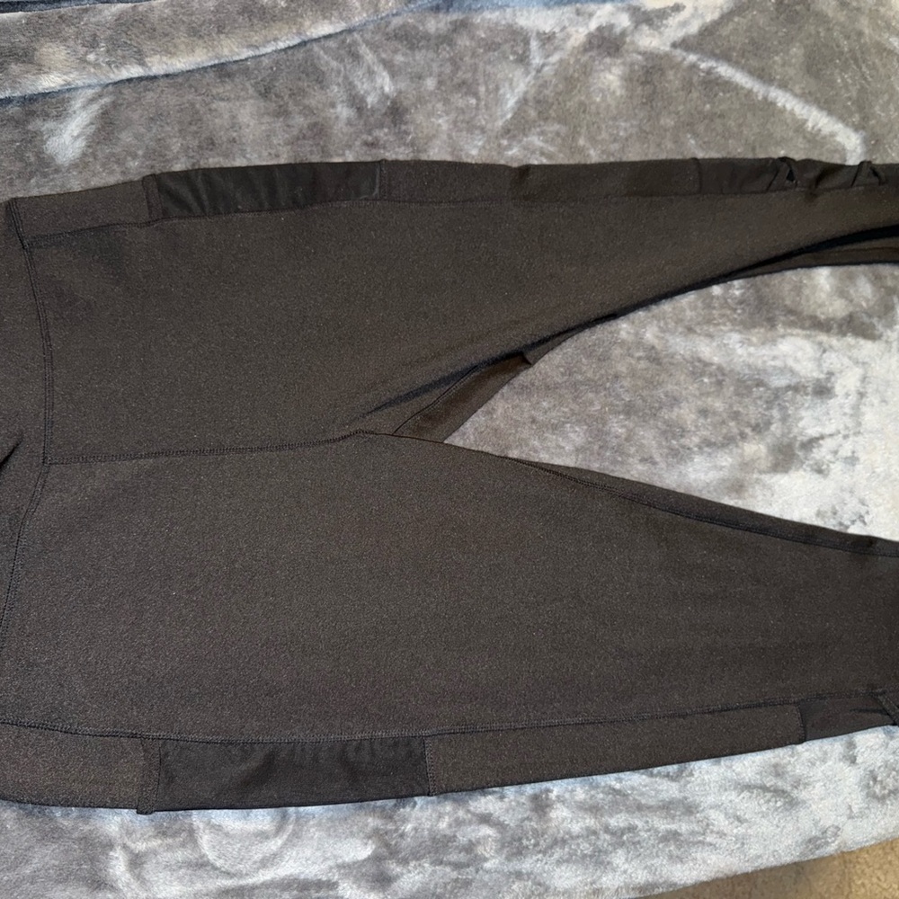 POP Fit Black Leggings - Picture 2 of 3